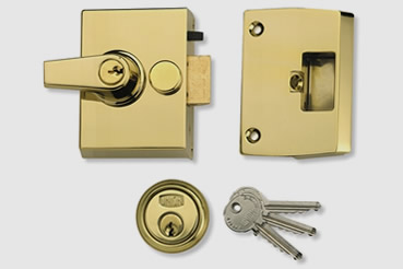 Nightlatch installation by Streatham master locksmith